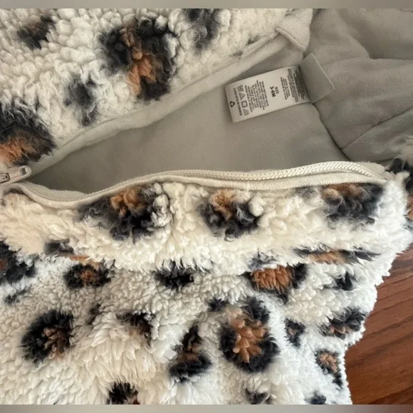 Little Me Fuzzy 3-6M Leopard Print Footie - Picture 5 of 6